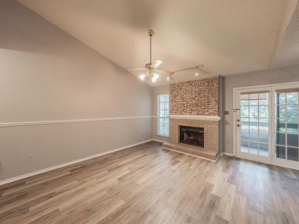 2101  Saint Michaels Drive  209, Arlington Texas 76011
