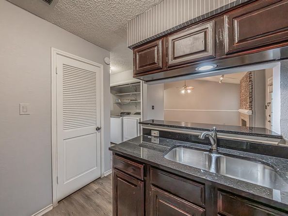 2101  Saint Michaels Drive  209, Arlington Texas 76011