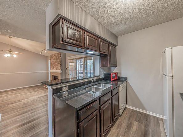 2101  Saint Michaels Drive  209, Arlington Texas 76011