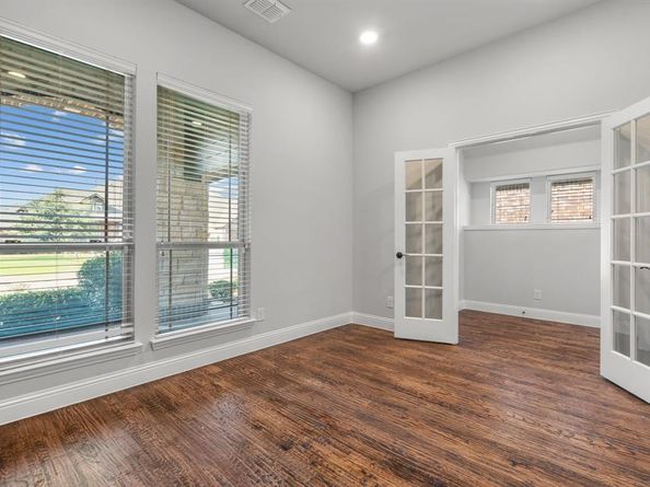 1609  Emerald Tree Place , Aubrey Texas 76227