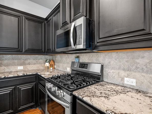 1609  Emerald Tree Place , Aubrey Texas 76227