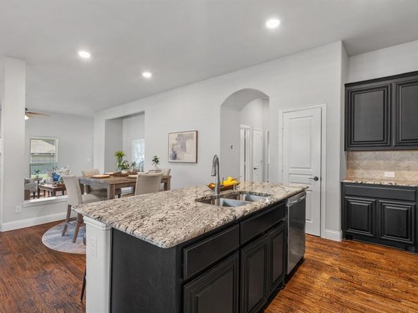 1609  Emerald Tree Place , Aubrey Texas 76227