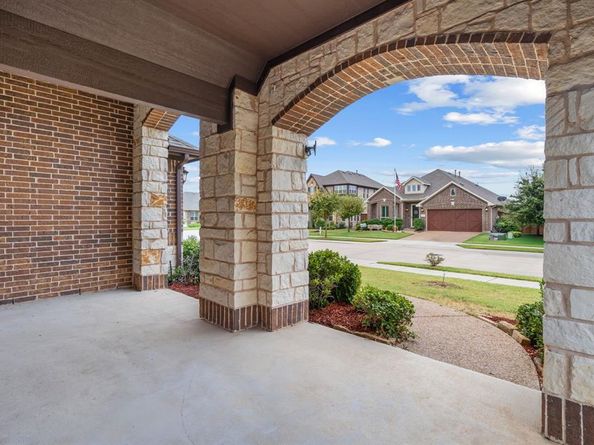 1609  Emerald Tree Place , Aubrey Texas 76227