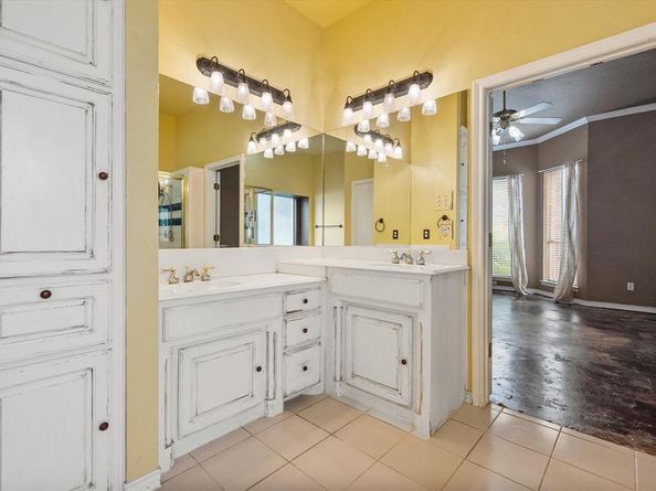 1406  Merion Drive , Mansfield Texas 76063