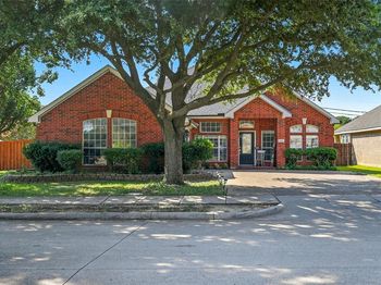 646  Huntington Lane 