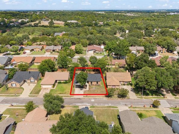 7805  Bermejo Road , Fort Worth Texas 76112