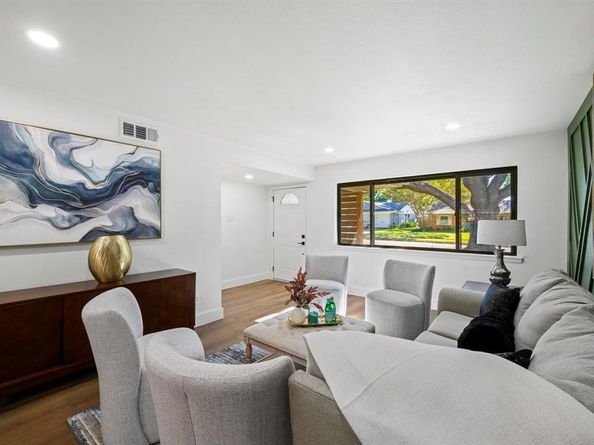 11329  Earlywood Drive , Dallas Texas 75218