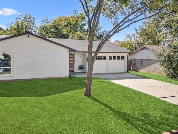 902  Warrington Court , Arlington Texas 76014