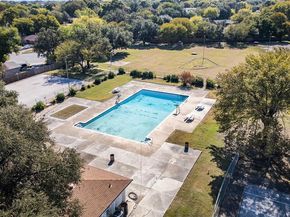 902  Warrington Court , Arlington Texas 76014