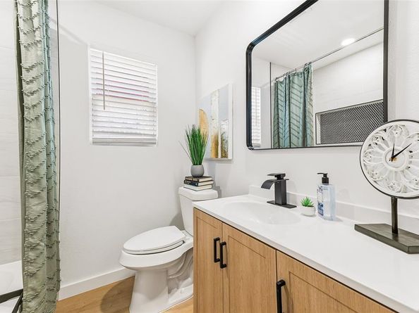 902  Warrington Court , Arlington Texas 76014