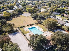 902  Warrington Court , Arlington Texas 76014