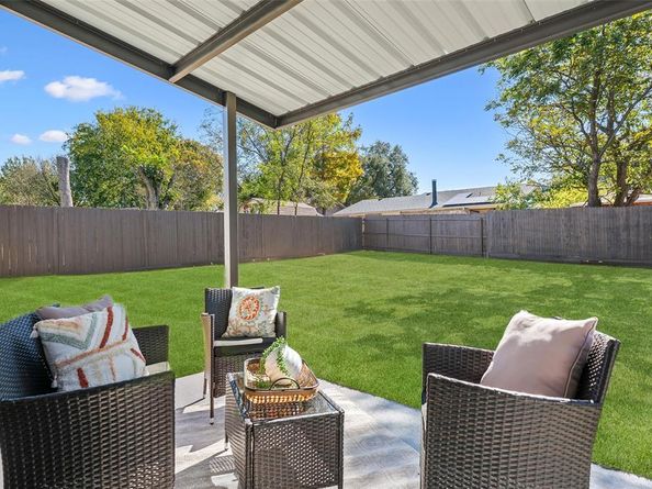 902  Warrington Court , Arlington Texas 76014