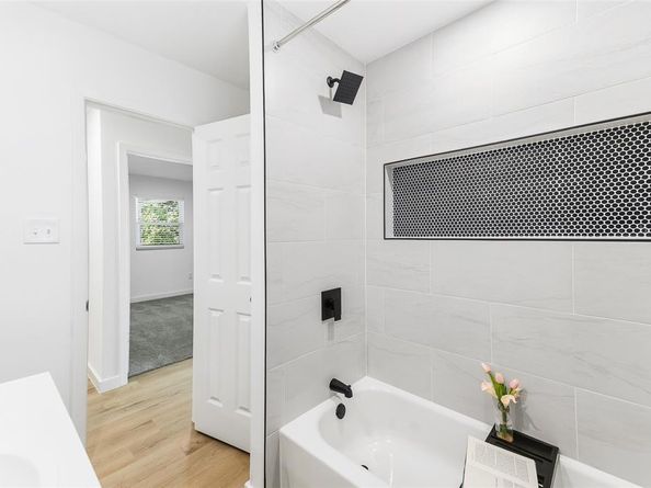 902  Warrington Court , Arlington Texas 76014