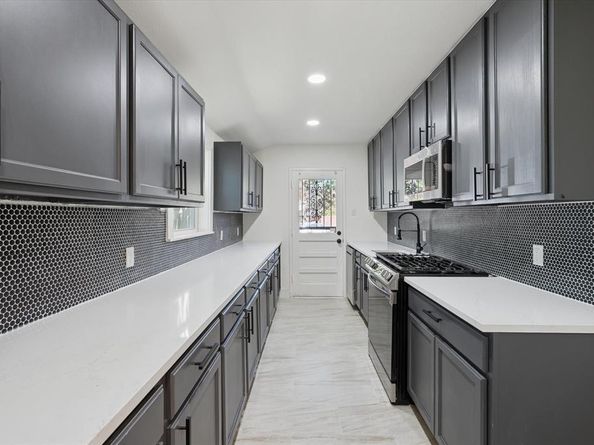 1626  Crest Ridge Drive , Dallas Texas 75228