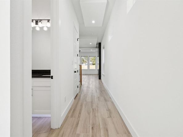 1035  Strickland Street , Dallas Texas 75211