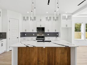 1035  Strickland Street , Dallas Texas 75211