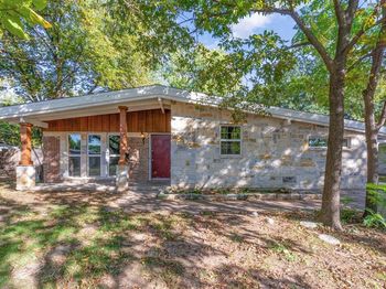 1912 S Harvard Street 