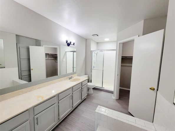 5722  Marvin Loving Drive  228, Garland Texas 75043