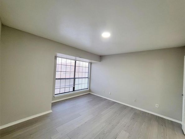 5722  Marvin Loving Drive  228, Garland Texas 75043