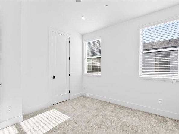 1147 N Madison Avenue  104, Dallas Texas 75208