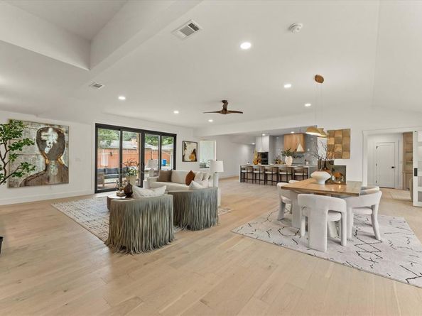 7210  Baxtershire Drive , Dallas Texas 75230