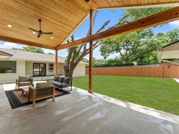 7210  Baxtershire Drive , Dallas Texas 75230