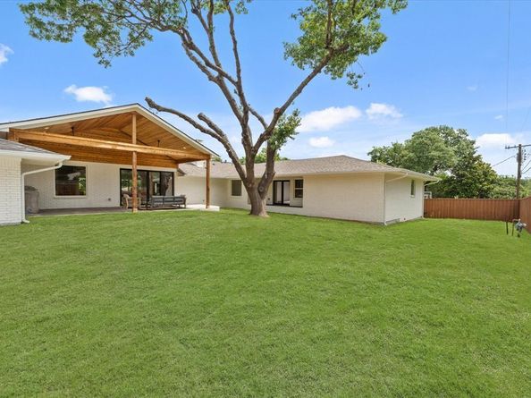 7210  Baxtershire Drive , Dallas Texas 75230