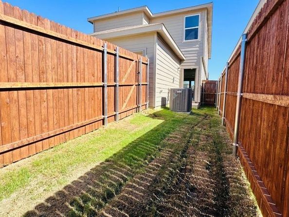 9352  PEAR BUTTE Drive , Fort Worth Texas 76140