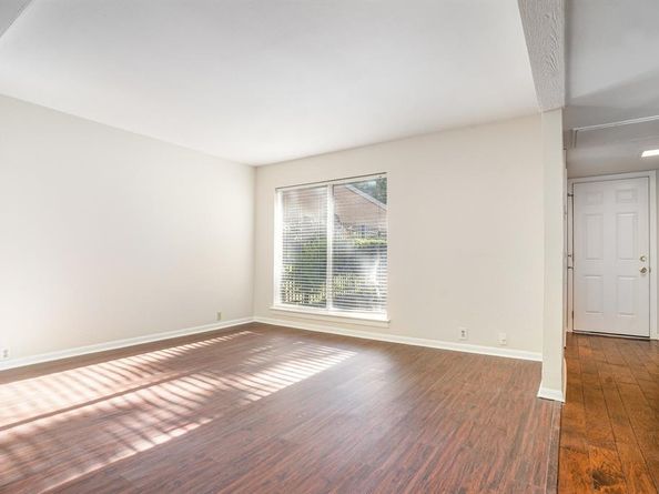 2945  Country Place Circle , Carrollton Texas 75006