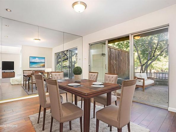 2945  Country Place Circle , Carrollton Texas 75006