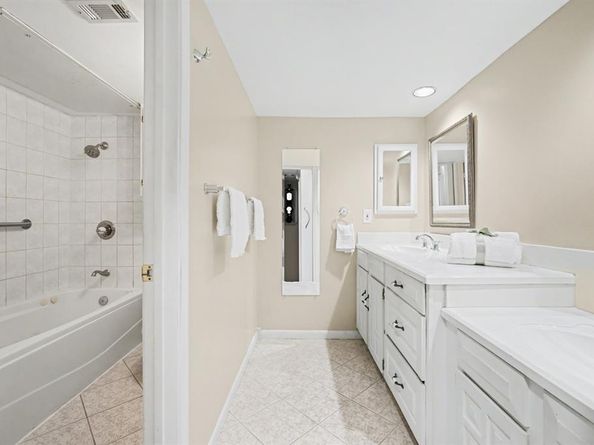 2920  Shady Lake Circle , Carrollton Texas 75006