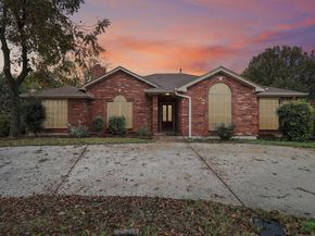 600 N Chattey Road , DeSoto Texas 75115