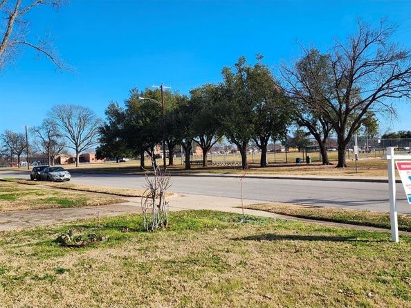 8715  Fairhaven Lane , Dallas Texas 75227