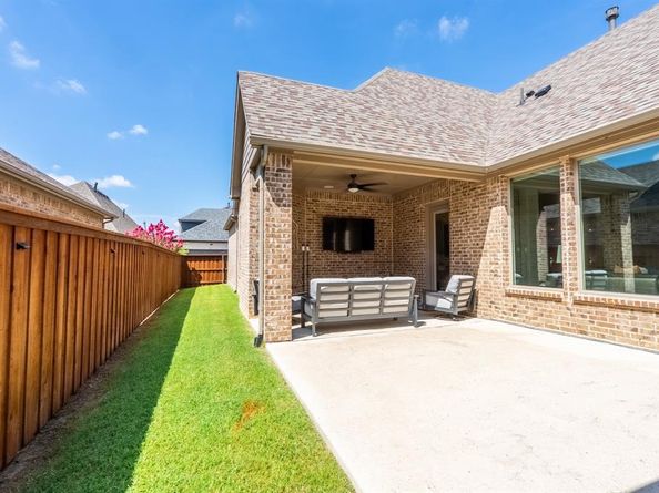 1806  Birds Fort Trail , Arlington Texas 76005