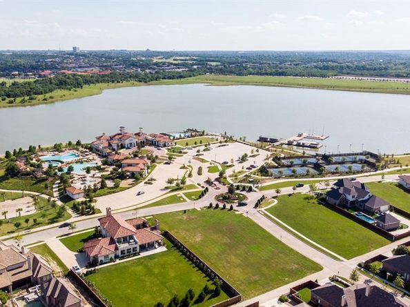 1806  Birds Fort Trail , Arlington Texas 76005