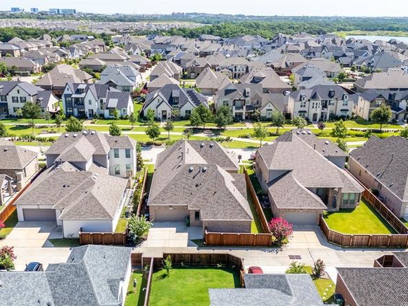 1806  Birds Fort Trail , Arlington Texas 76005