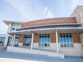 1806  Birds Fort Trail , Arlington Texas 76005