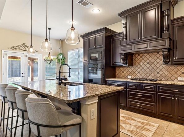 908  Hollowbrook Circle , McKinney Texas 75072