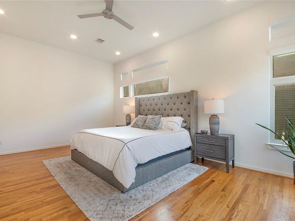 2210  Lola Court , Dallas Texas 75206