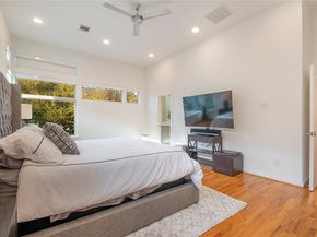 2210  Lola Court , Dallas Texas 75206