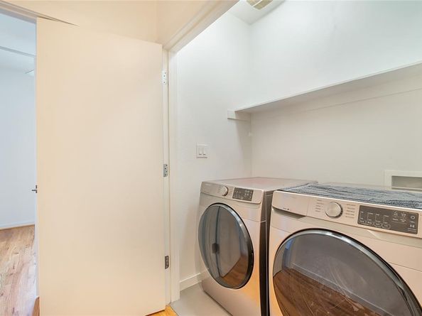 2210  Lola Court , Dallas Texas 75206