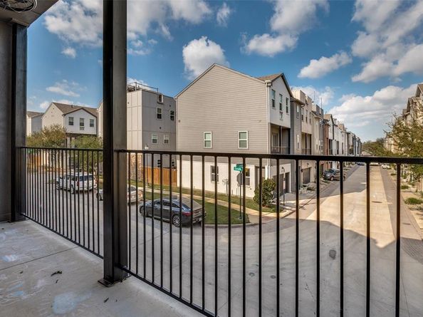 1434  Elevado Drive , Dallas Texas 75212