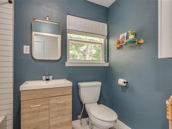 9115  Boundbrook Avenue , Dallas Texas 75243