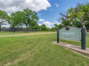 9115  Boundbrook Avenue , Dallas Texas 75243