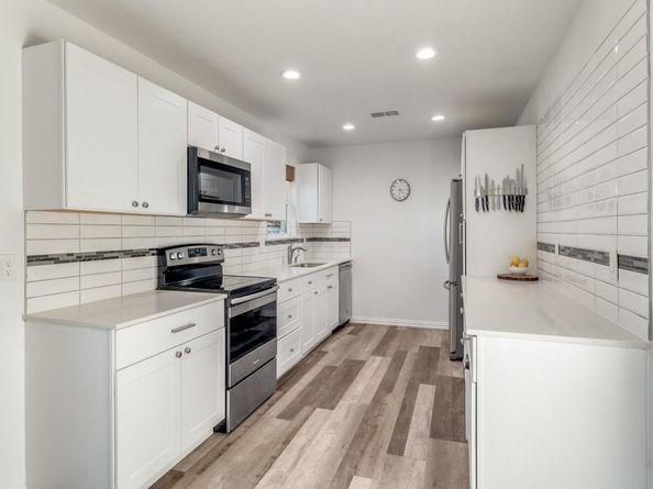 9115  Boundbrook Avenue , Dallas Texas 75243