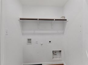 9206  Marilyn Place , Dallas Texas 75227