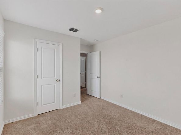 9206  Marilyn Place , Dallas Texas 75227