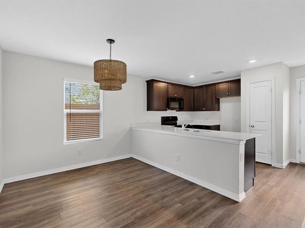 9206  Marilyn Place , Dallas Texas 75227