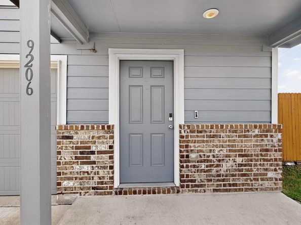 9206  Marilyn Place , Dallas Texas 75227