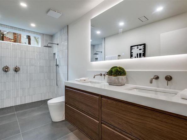 3974  Lost Creek Drive , Dallas Texas 75224